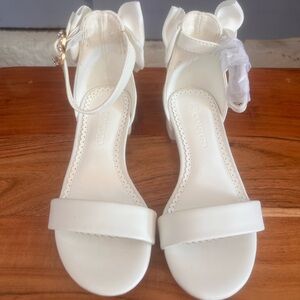 Chic Cream Dress Shoes for Kids